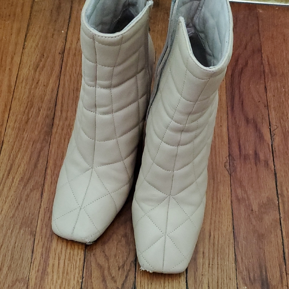 Elegant Cream Quilted Ankle Boots